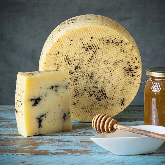 Сыр манчего с трюфелем (овечий)